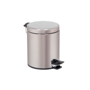 Waste bin with pedal